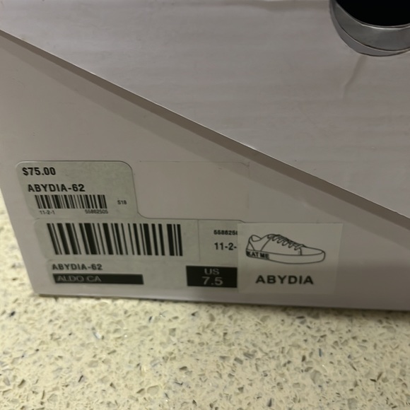 Aldo shore - Picture 5 of 6